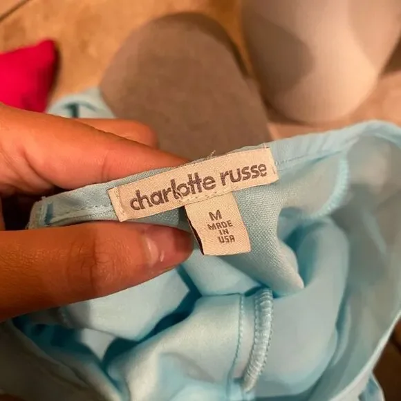 Woman’s blouse  - Picture 3 of 3